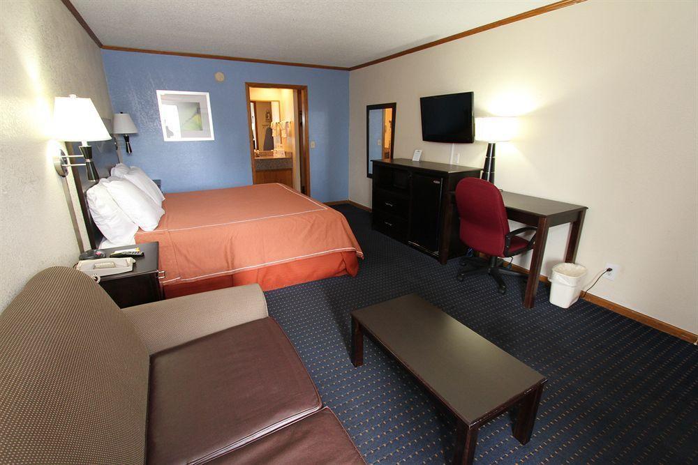 Days Inn Kansas City-Worlds Of Fun Exterior photo