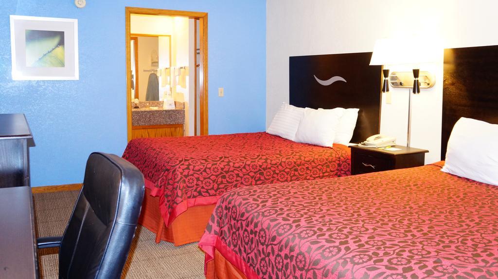 Days Inn Kansas City-Worlds Of Fun Room photo