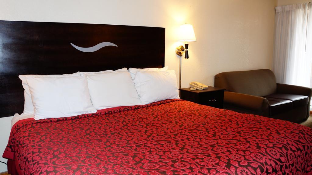 Days Inn Kansas City-Worlds Of Fun Room photo